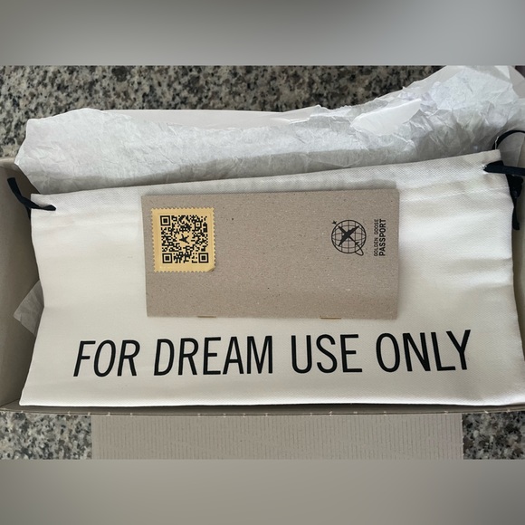 Golden Goose BRAND NEW - Picture 3 of 4